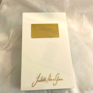 Juliette has a gun “liquid illusion” luxury collection